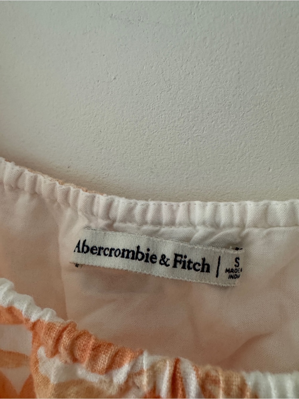 Abercrombie & Fitch Orange and Cream Floral Linen Blend Puff Sleeve Crop Top - Picture 5 of 8